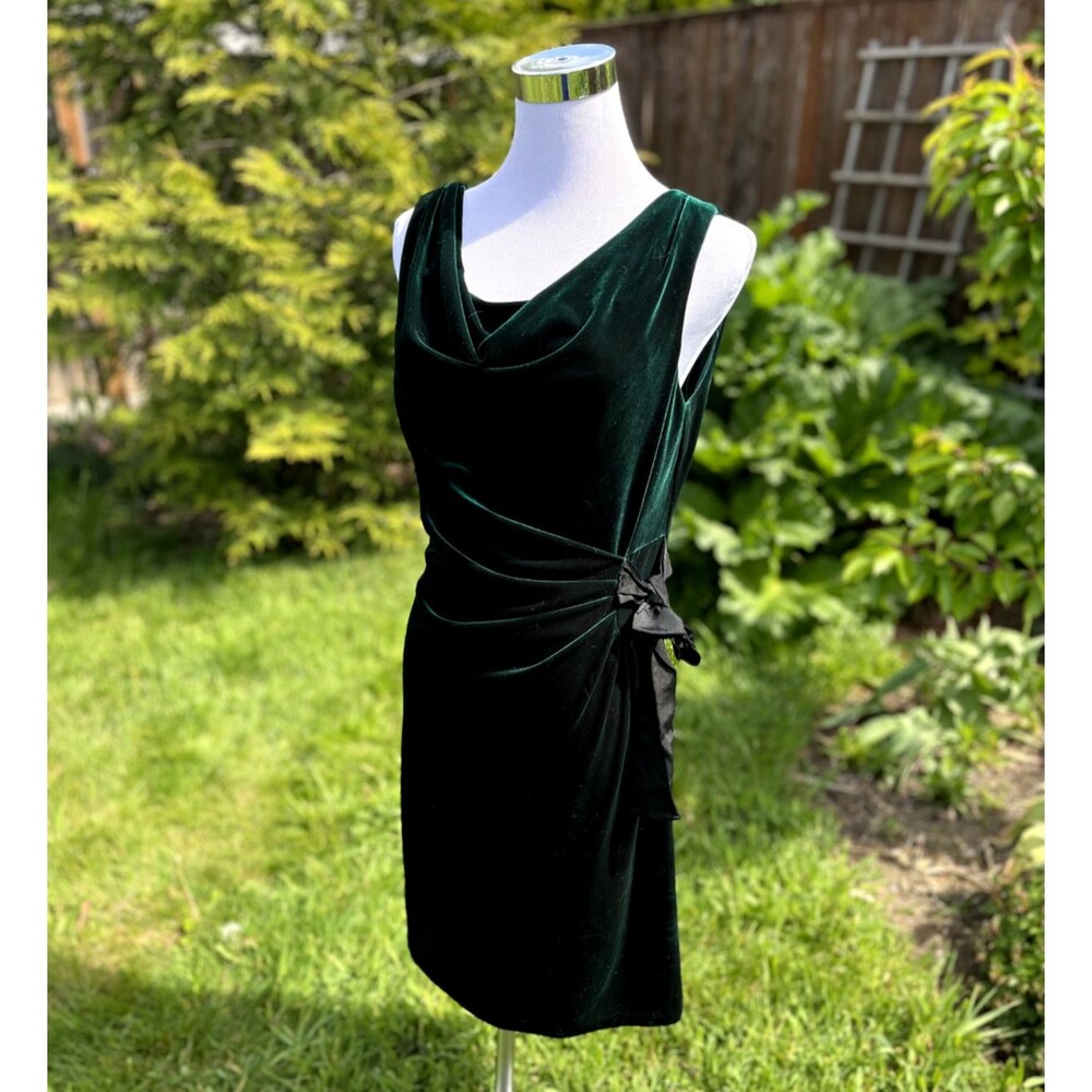 Taylor Emerald Green Velvet Evening Dress with‎ Side Ribbon Size 10 Festive